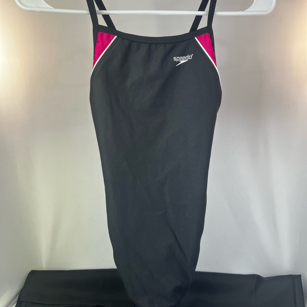 Speedo size 8/34 one piece racing swimsuit new with tags.  Blk/pink